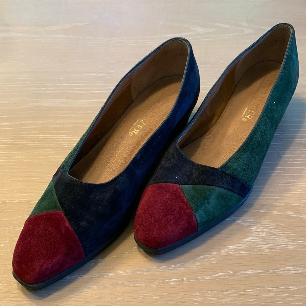 Naturalizer small wedge shoes in 3 color Suede light wear Size 8AA